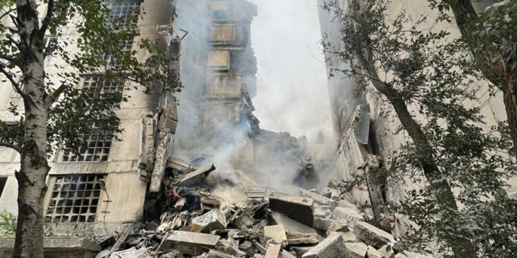 Rusya, Toretsk kentini vurdu: 2 ölü, 3 yaralı