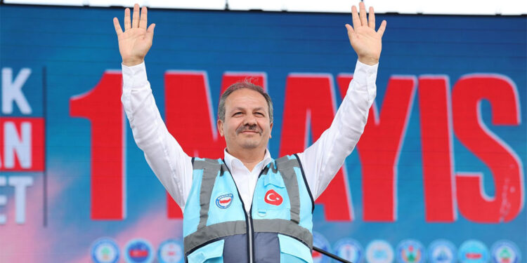 1 Mayıs ideolojilerin değil emeğin ve emekçinin bayramıdır