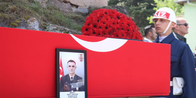 Şehit Uzman Çavuş Sait Toktaş son yolculuğuna uğurlandı