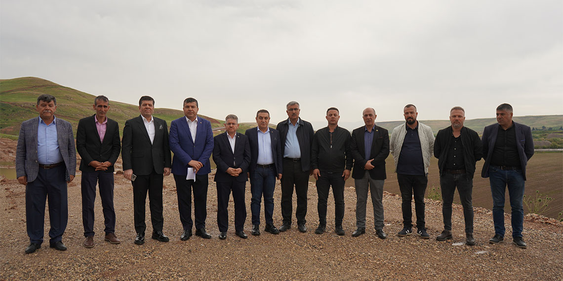 Şırnak’ta sivil toplum kuruluşları, basın açıklaması yaparak; 2019 yılından bu yana bitirilemediği ileri sürülen Cizre-Silopi karayolundaki çalışmaların hızlandırılmasını istedi.