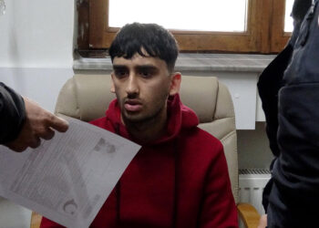 Sahte yol izin belgesi, Afgan yolcuyu ele verdi