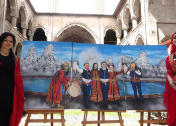 Sanat ikonları, yağlı boya tabloda bar tuttu