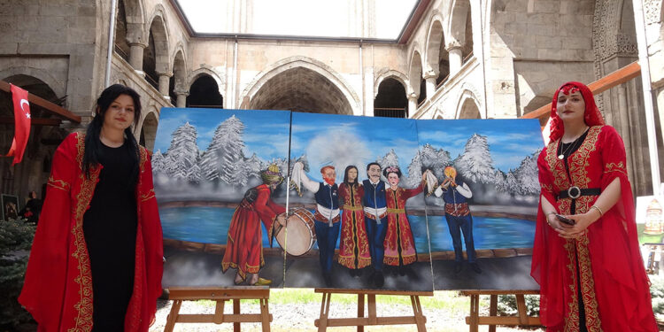 Sanat ikonları, yağlı boya tabloda bar tuttu