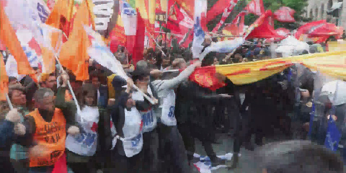 Saraçhaneden Taksime yürümek isteyen gruba polis müdahalesi