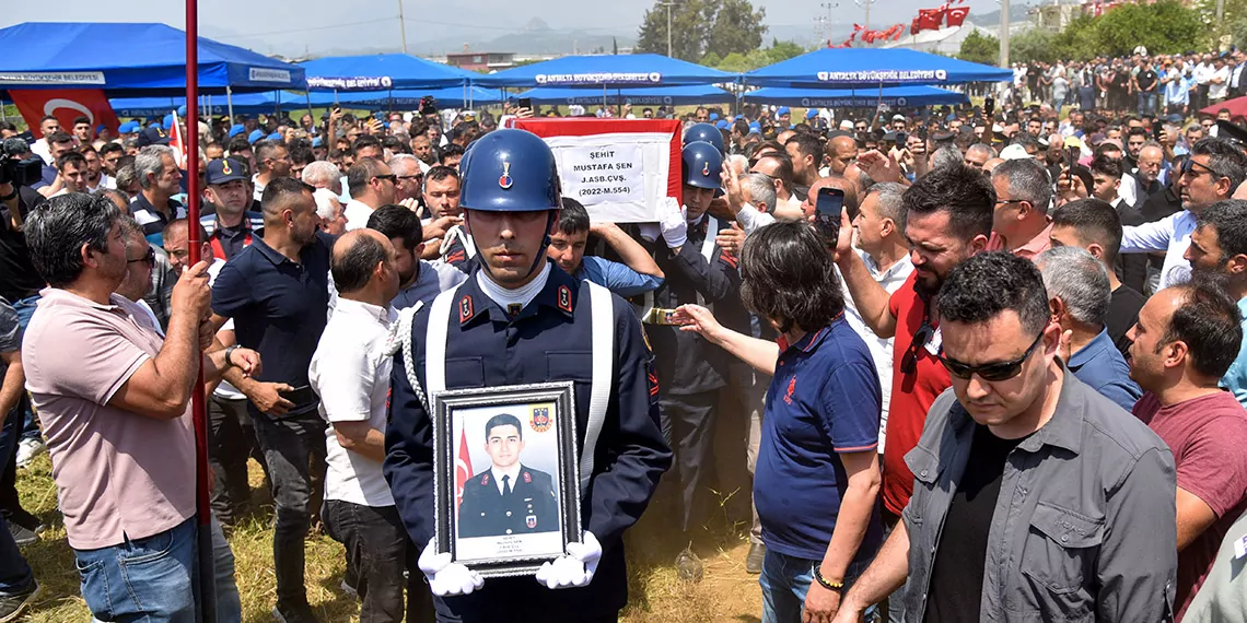 Şehit astsubay mustafa şen, son yolculuğuna uğurlandı