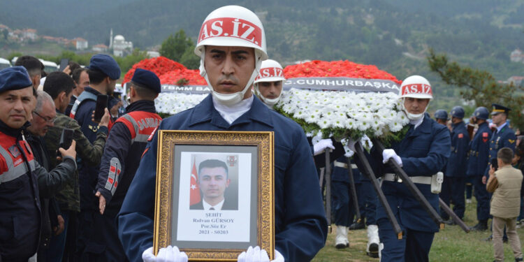 Şehit Rıdvan Gürsoy, son yolculuğuna uğurlandı