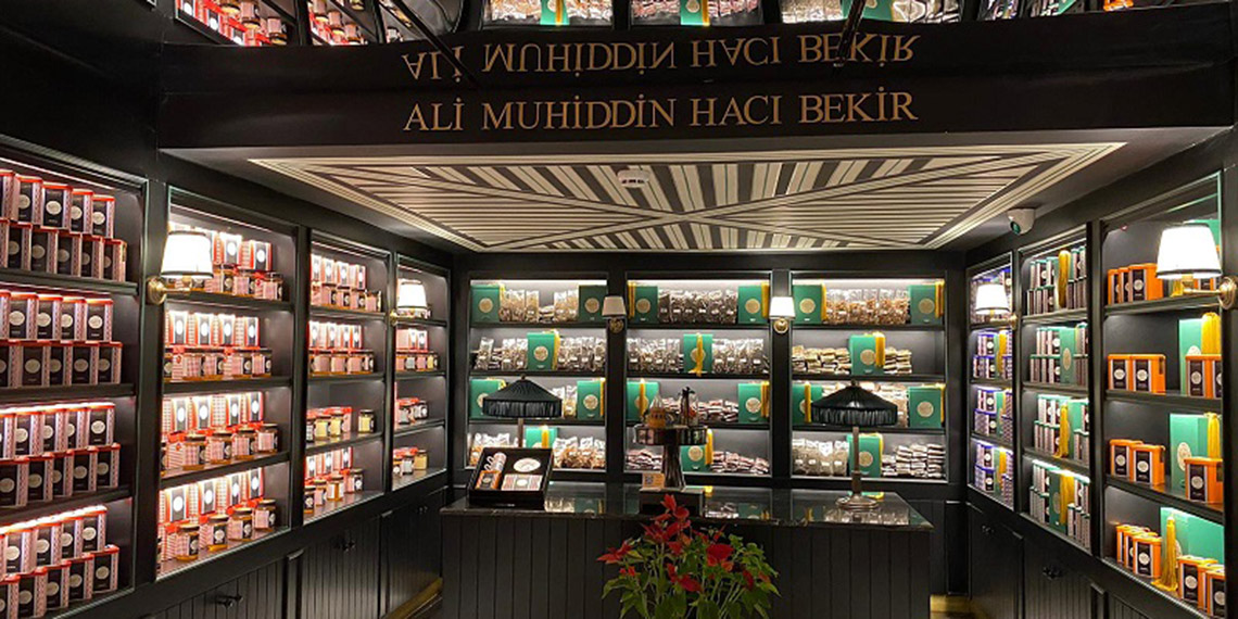 Şekercibaşı'nın tatlı barlı mağazası İstiklal Caddesi'nde