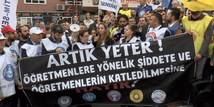 Sendikalardan öldürülen okul müdürü için ortak açıklama