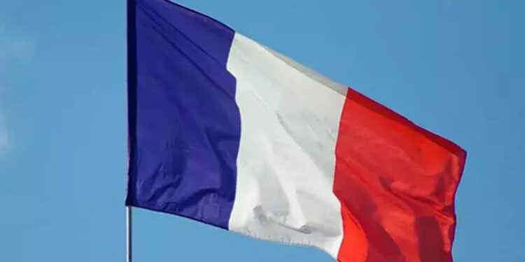 Sinagogu yakmaya çalışan kişi etkisiz hale getirildi