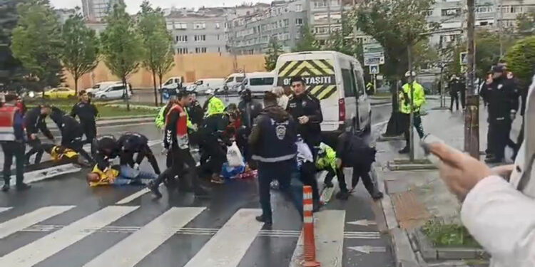 Şişli'de Taksim'e yürümek isteyenlere polis müdahalesi