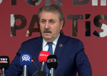 Sokakların saldırgan köpeklerden temizlenmesini bekliyoruz