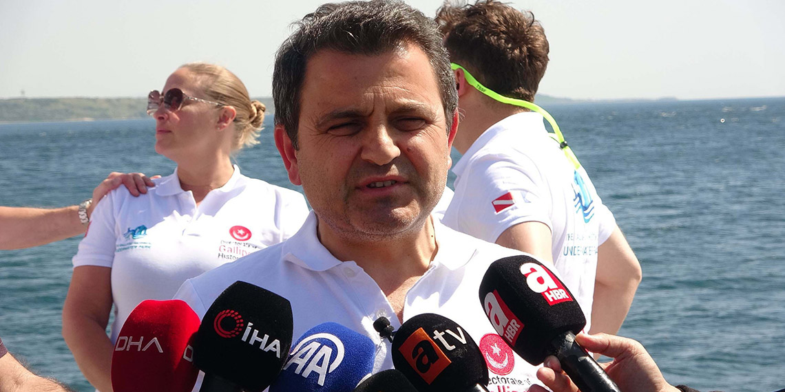 Gelibolu Tarihi Sualtı Parkı'nda dalış yapan su altı fotoğrafçısı Alex Dawson, Çanakkale Savaşları'ndan kalma 109 yıllık batıkları fotoğrafladı.