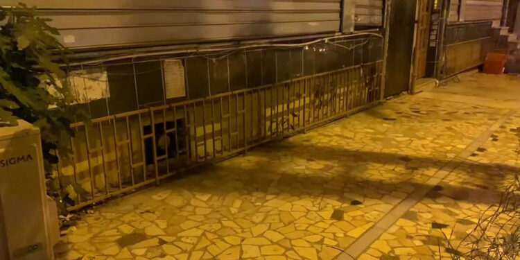 Sultangazi'de iş yerine pimi çekilmemiş el bombası atıldı