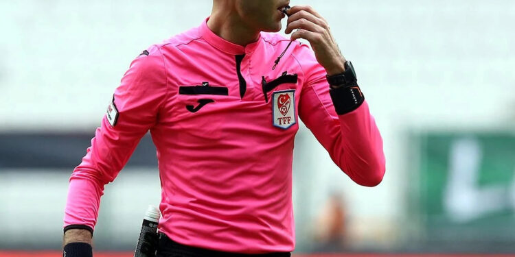 Süper Lig'de son hafta maçlarını yönetecek hakemler açıklandı