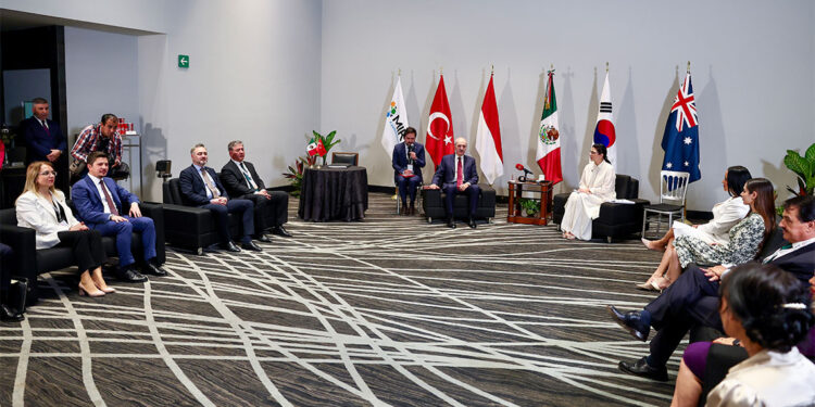 Meksika'yla 5 milyar dolar müşterek ticaret hacmi mümkün