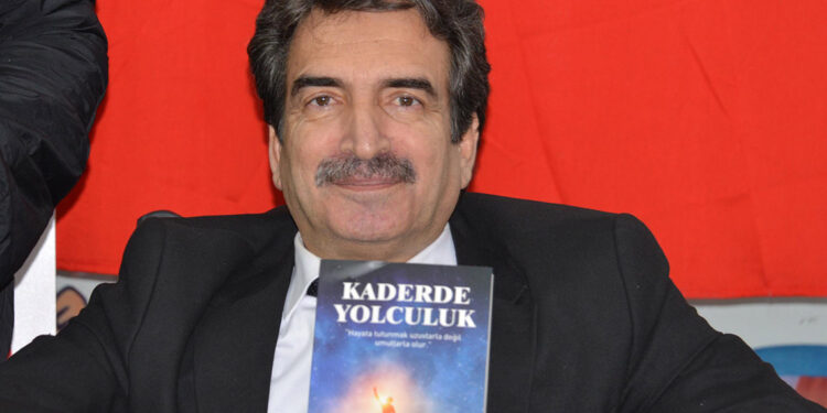 TSD Başkanı Sadullah Efe, ‘Kadere Yolculuk’ kitabını imzaladı