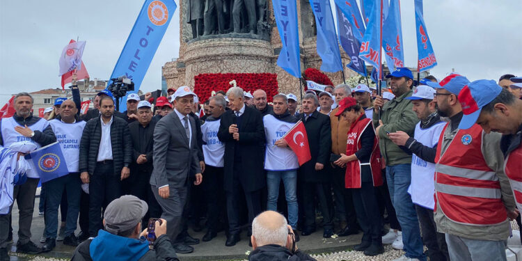 Siyasetçiler kucaklaşsın Türkiye'nin sorunlarını çözsün