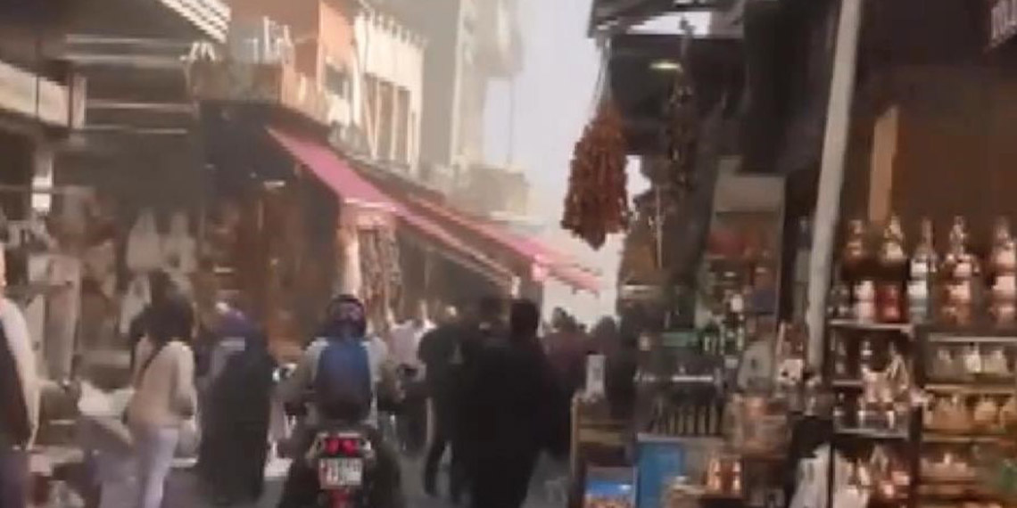Tarihi Mısır Çarşısı'nda yangın