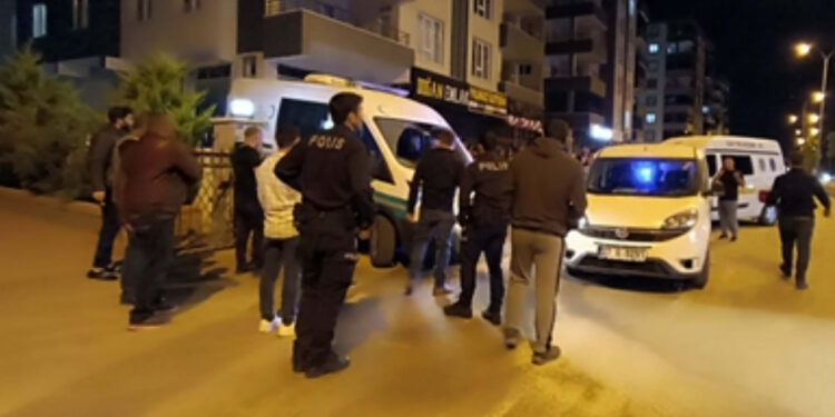 Tartıştığı eşini öldürdü oğlu ve damadını yaraladı