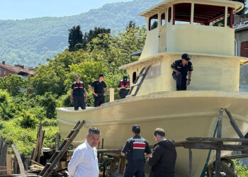 Teknede yaktıkları ateşten zehirlenen 2 arkadaş, öldü