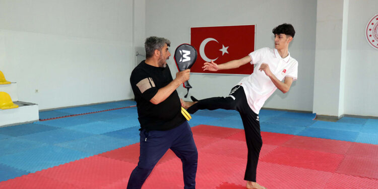 Tekvandoda Avrupa şampiyonunun hayali ailesine ev alabilmek