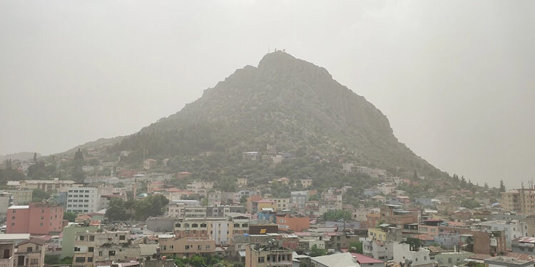 Toz taşınımı Adana ve Osmaniye'de etkili oldu