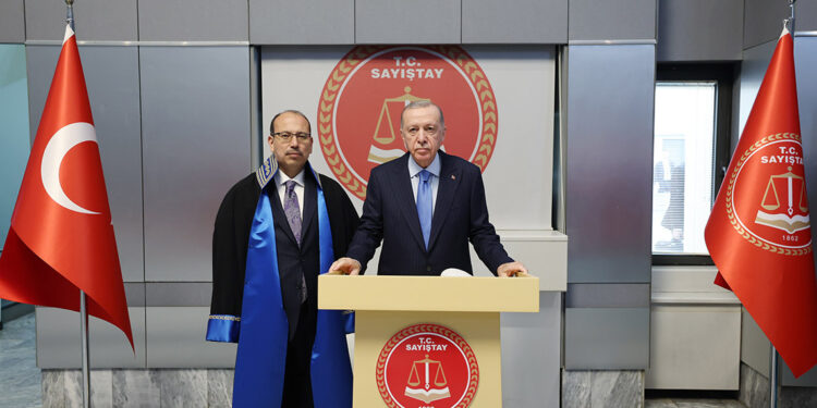 Tüm makam sahipleri kamu malına özen göstermeli