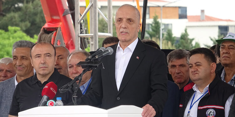 Türk-İş Başkanı Atalay: Bu ucube sistemi bir an evvel düzeltin