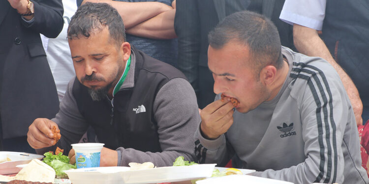 Türk Mutfağı Haftası'nda hızlı kebap yeme yarışması