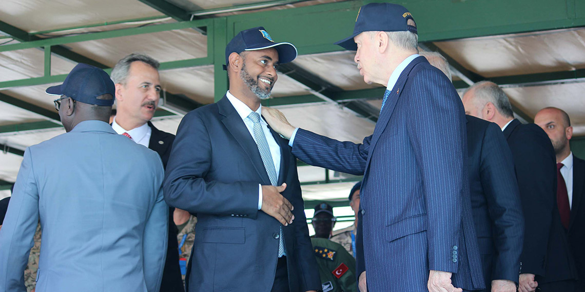 Cumhurbaşkanı Recep Tayyip Erdoğan, İzmir'de düzenlenen EFES-2024 Tatbikatı'nda, "Türkiye, güney sınırlarının hemen ötesinde Suriye'nin ve Irak'ın kuzeyinde bölücü örgütün bir 'Teröristan' kurmasına asla izin vermeyecektir" dedi.