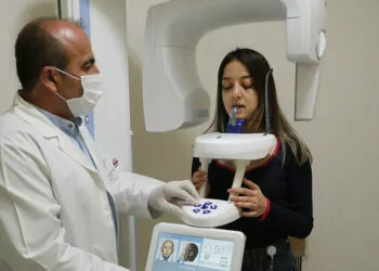 Türkiye'nin ilk yapay zeka destekli diş muayenesi yapıldı