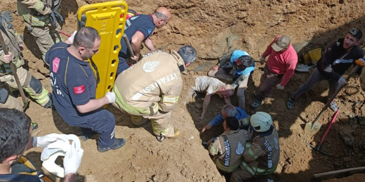 Tuzla'da inşaat alanında 3 işçi göçük altında kaldı