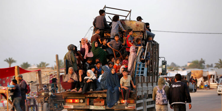 Refah'ta 110 bin kişi yerinden edildi