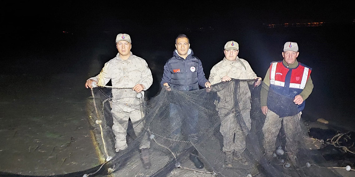 Van Gölü'nde kaçak avcılara yönelik denetimler sürüyor