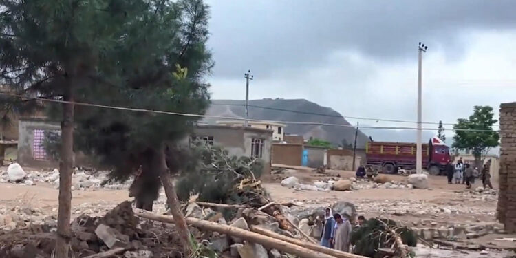 WFP: Afganistan'da yardım kamyonları bölgeye giremiyor