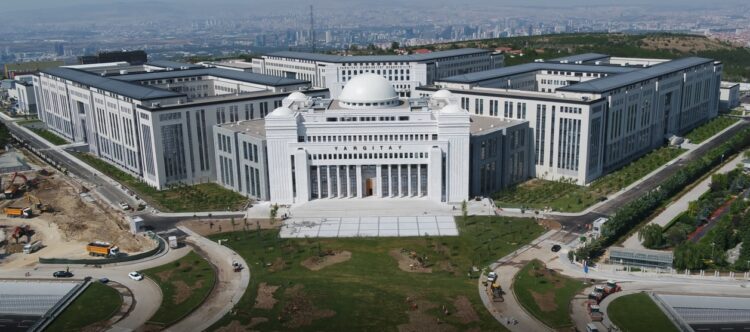 Yargıtay Başkanlığı seçiminde 32'nci turdan sonuç çıkmadı