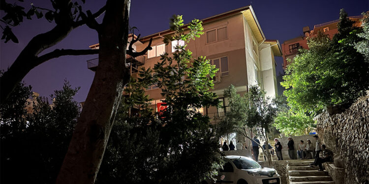 Elitok çifti evlerinde ölü bulundu