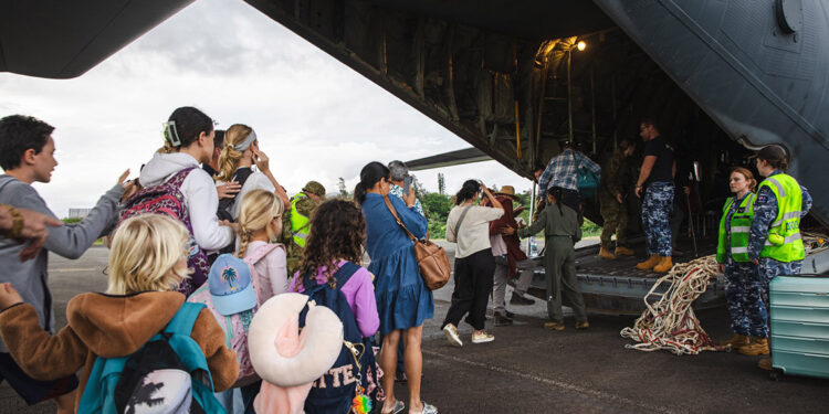Yeni Kaledonya'daki yabancılar tahliye ediliyor