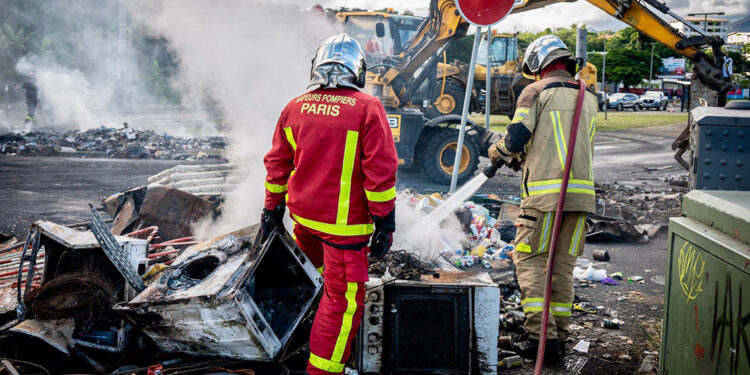 Yeni Kaledonya'dan tahliye edilenlerin sayısı 1200’e ulaştı