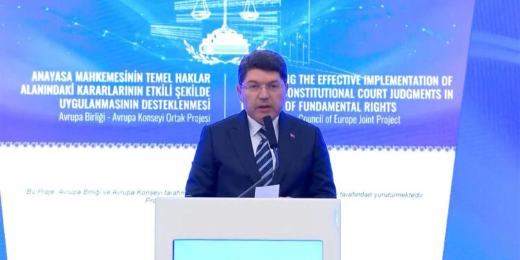 Hukukun üstünlüğü yargı süreçlerinin tarafsız olmasını zorunlu kılar