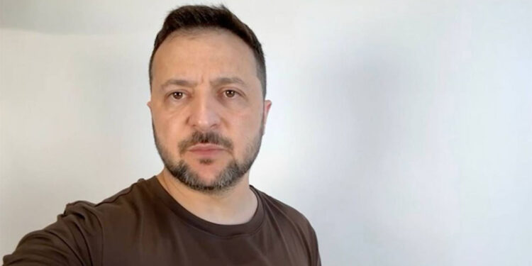 Rusya'ya ait Su-25 tipi saldırı uçağını düştü