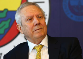 Aziz Yıldırım Fenerbahçe başkanlığına aday oldu