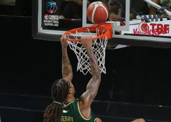 Beşiktaş Emlakjet Manisa Büyükşehir Belediye Spor; 92-74