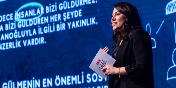 Araştırma Zirvesi'nde Cemile Canyurt rüzgarı