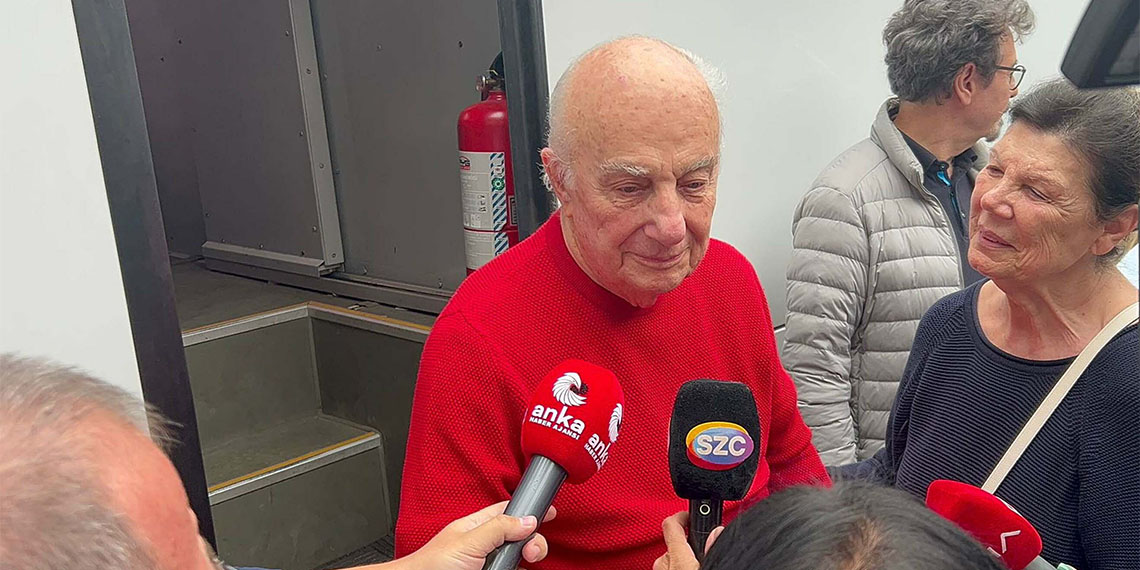 28 Şubat davasında 'darbeye teşebbüs' suçundan müebbet hapse çarptırılan emekli Orgeneral Çetin Doğan tahliye edildi. Doğan, "Adalet hepimiz için lazım, gerekli olan bir şey. Umarım bundan sonra bu tür olaylar ve keyfi tutuklamalar son olur" dedi.