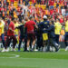 Galatasaray-Fenerbahçe derbisi öncesi sahada gerginlik
