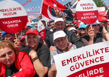 Emeklinin ekonomisi normalleşmeden Türkiye normalleşemez