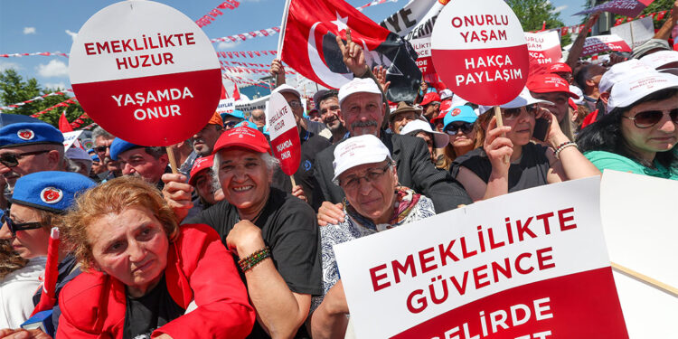 Emeklinin ekonomisi normalleşmeden Türkiye normalleşemez