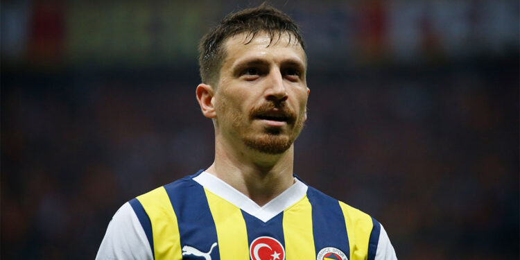 Mert Hakan Yandaş'ın 5 maçlık cezası 4 maça indirildi