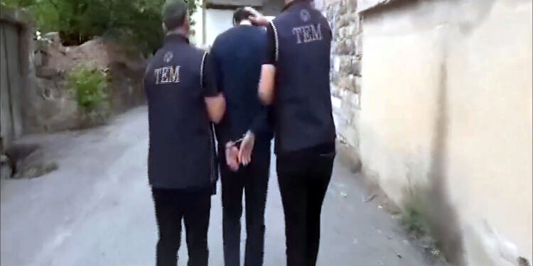 Kıskaç-17 operasyonlarında 45 şüpheli yakalandı